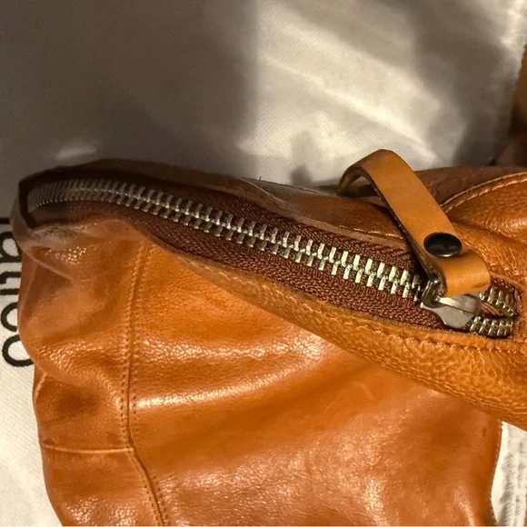 LATICO CALLIE SLING CROSSBODY “Cognac” - Picture 4 of 7